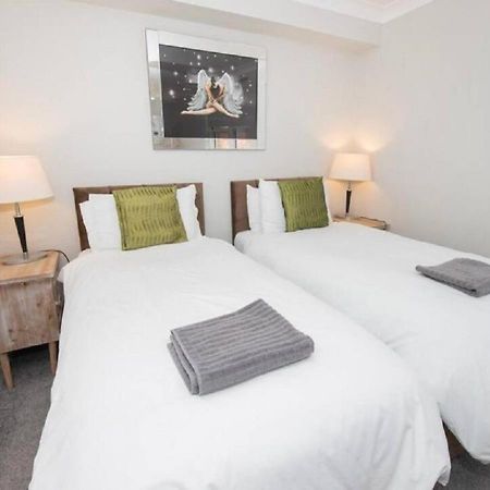 Pelican-Stylish 2-Bed Apartment Close To Beach & Town Σκάρμπορο Εξωτερικό φωτογραφία