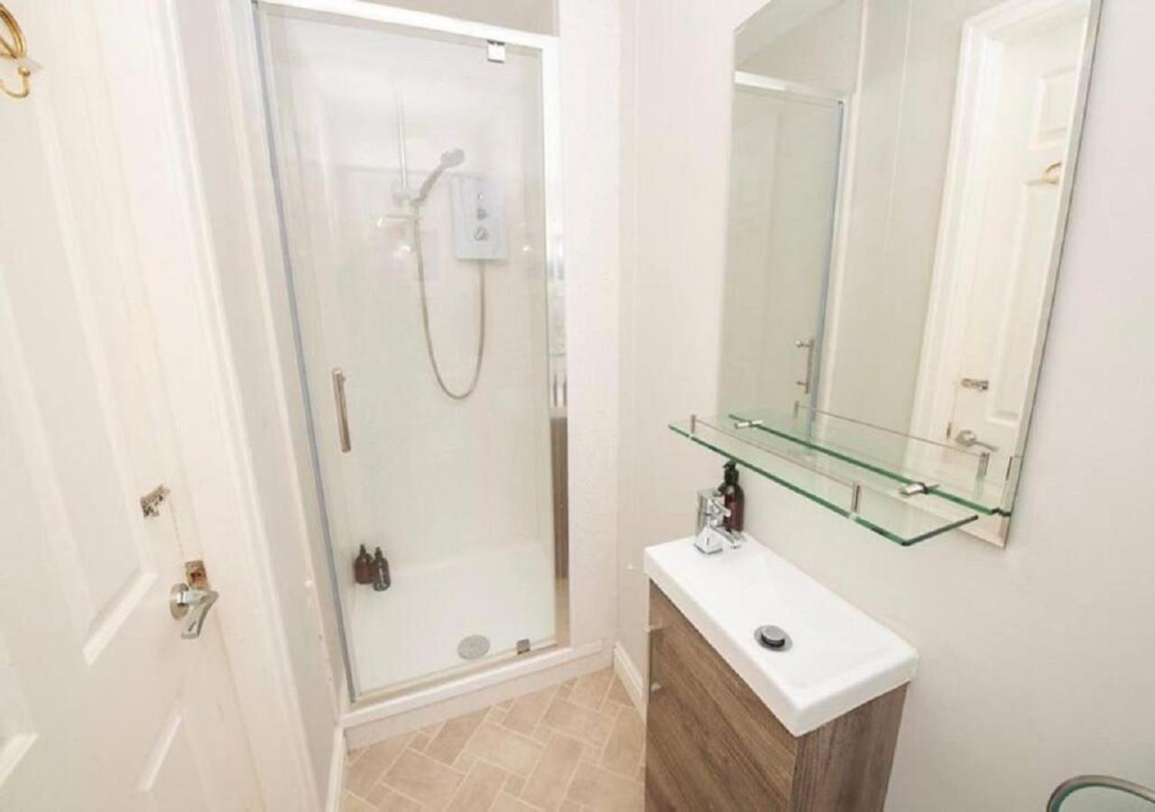 Pelican-Stylish 2-Bed Apartment Close To Beach & Town Σκάρμπορο Εξωτερικό φωτογραφία