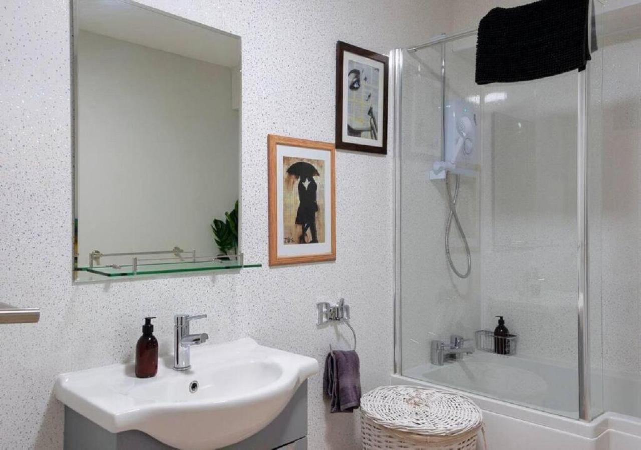 Pelican-Stylish 2-Bed Apartment Close To Beach & Town Σκάρμπορο Εξωτερικό φωτογραφία