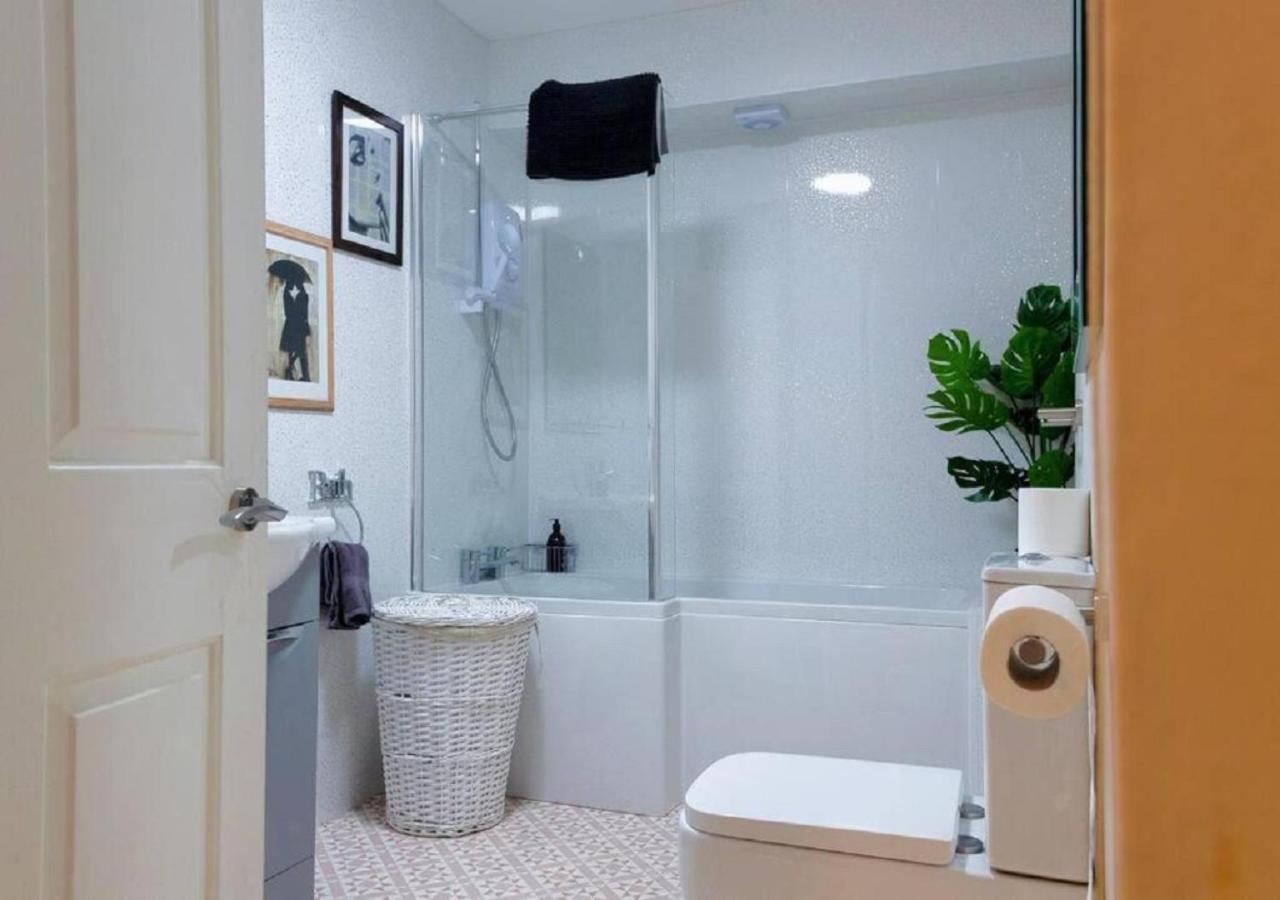 Pelican-Stylish 2-Bed Apartment Close To Beach & Town Σκάρμπορο Εξωτερικό φωτογραφία